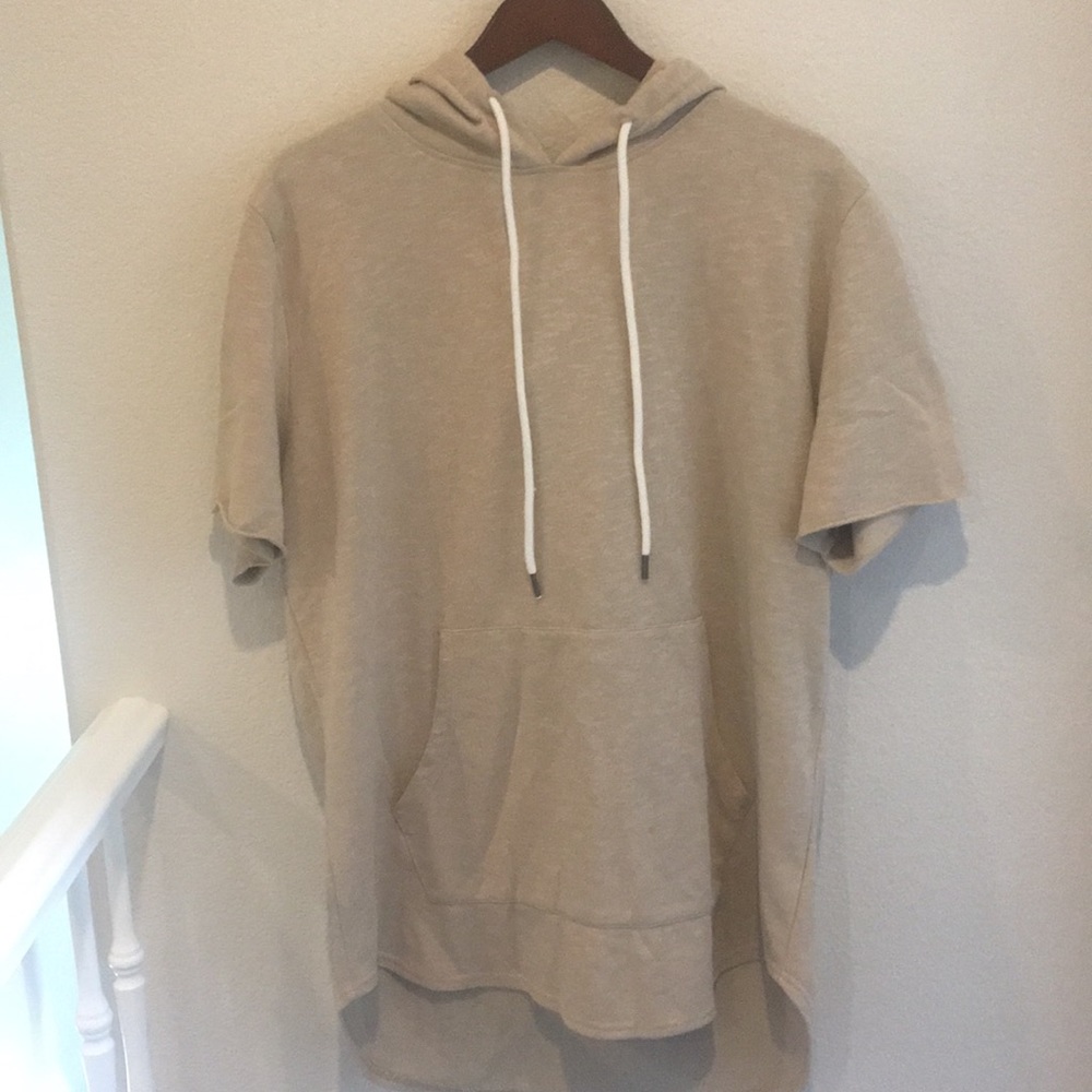 Short sleeve hoodie